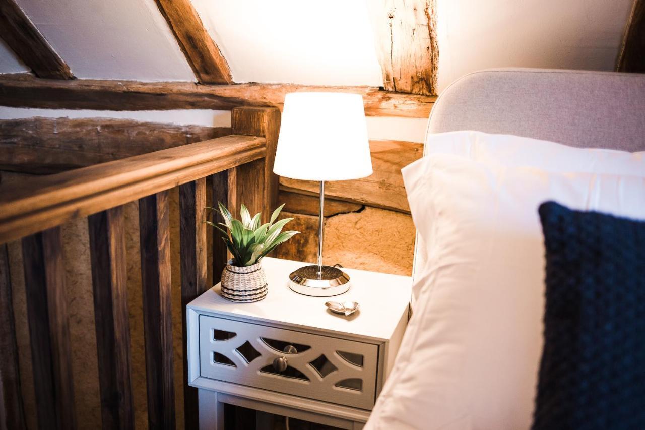 הוילה Taylour House - Edenbridge, Sleeps 10, Historic, Unique Yet Modern מראה חיצוני תמונה