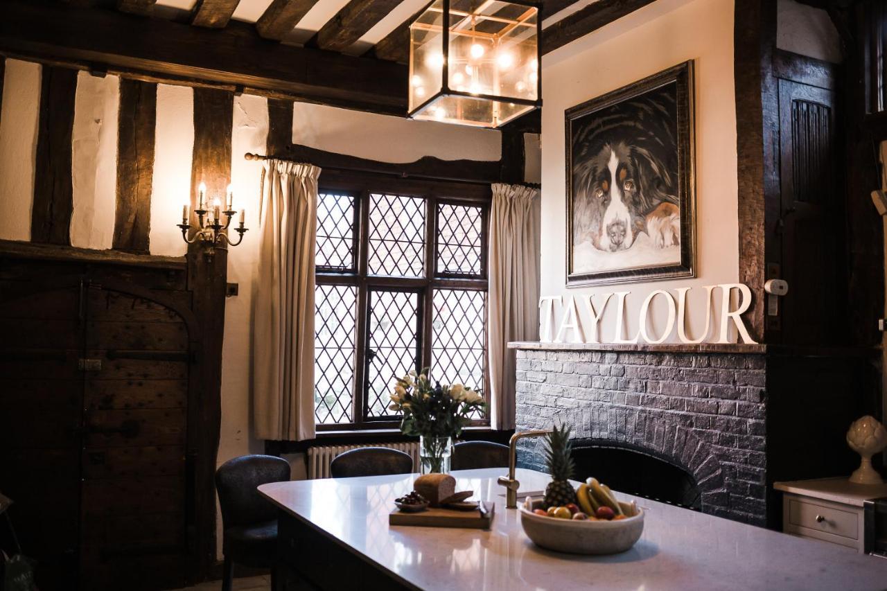 הוילה Taylour House - Edenbridge, Sleeps 10, Historic, Unique Yet Modern מראה חיצוני תמונה