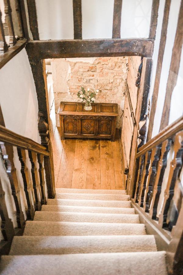 הוילה Taylour House - Edenbridge, Sleeps 10, Historic, Unique Yet Modern מראה חיצוני תמונה