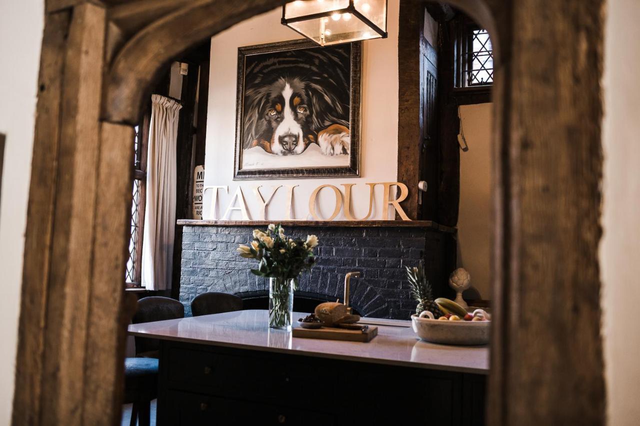 הוילה Taylour House - Edenbridge, Sleeps 10, Historic, Unique Yet Modern מראה חיצוני תמונה