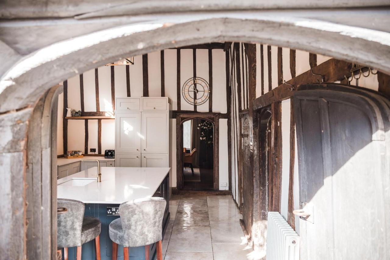 הוילה Taylour House - Edenbridge, Sleeps 10, Historic, Unique Yet Modern מראה חיצוני תמונה