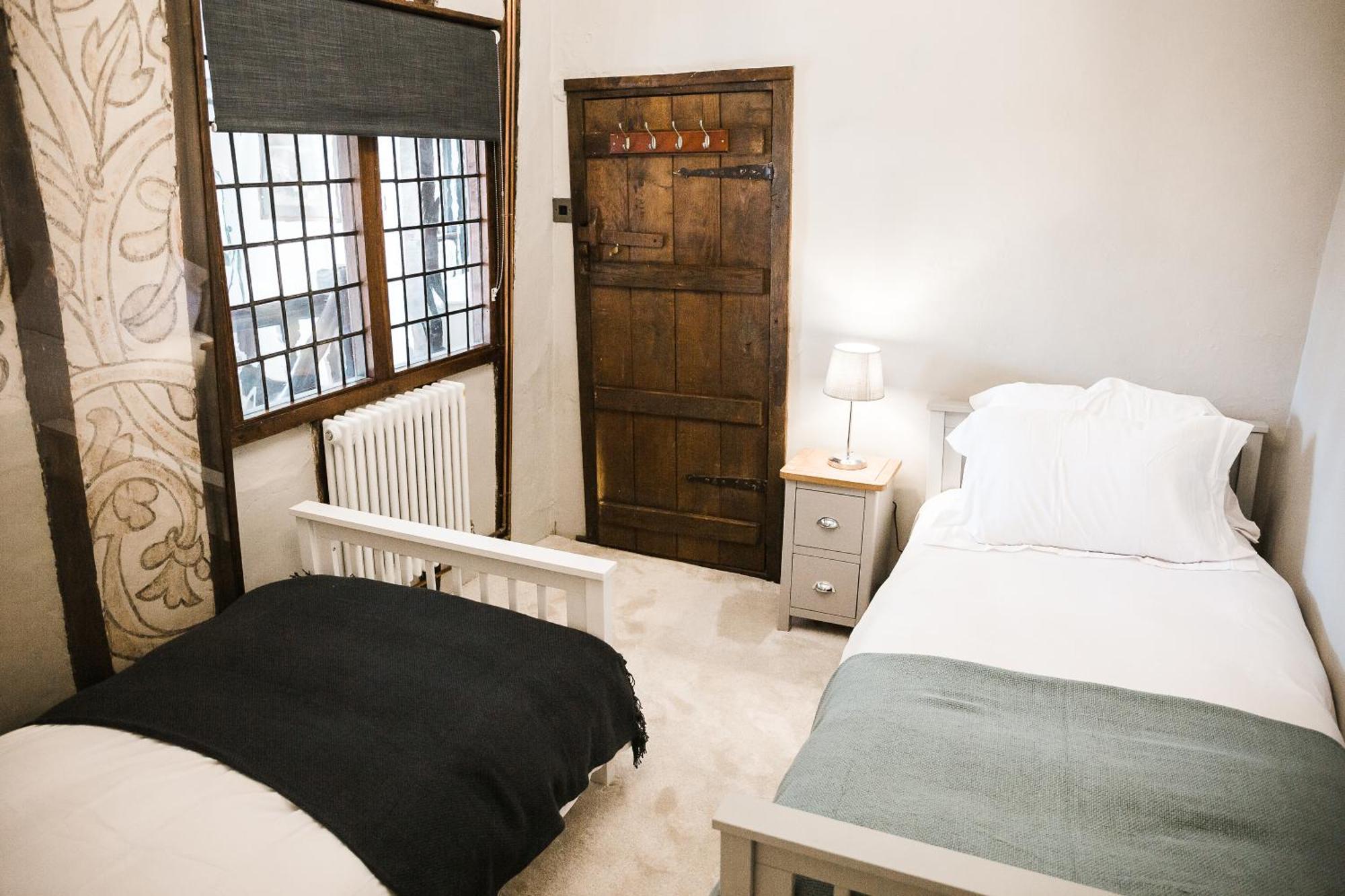 הוילה Taylour House - Edenbridge, Sleeps 10, Historic, Unique Yet Modern מראה חיצוני תמונה